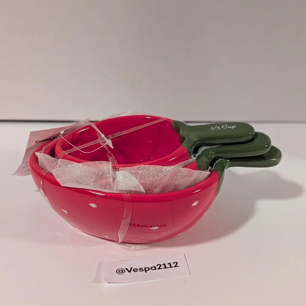 Target Bullseye Playground Summer Strawberry Measuring Cup 3 Pc Strawberries